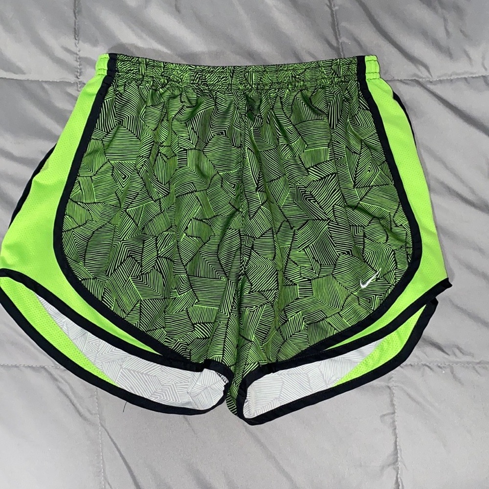 Nike Dry-fit shorts Women’s Medium (Pre Owned- Gently Used)